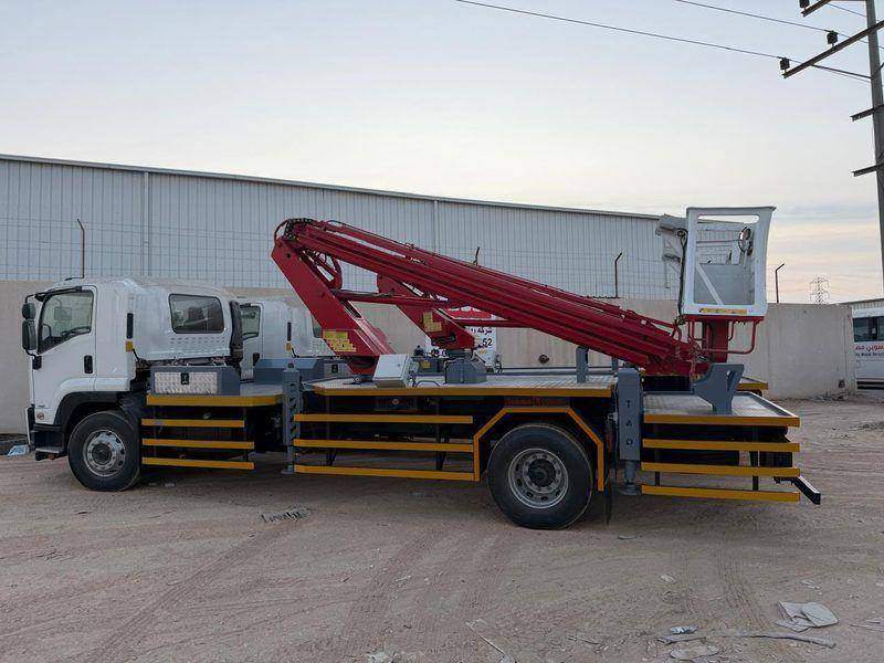 20 m aerial work platform with the boom raised during commissioning 20 m aerial work platform with the boom raised during commissioning