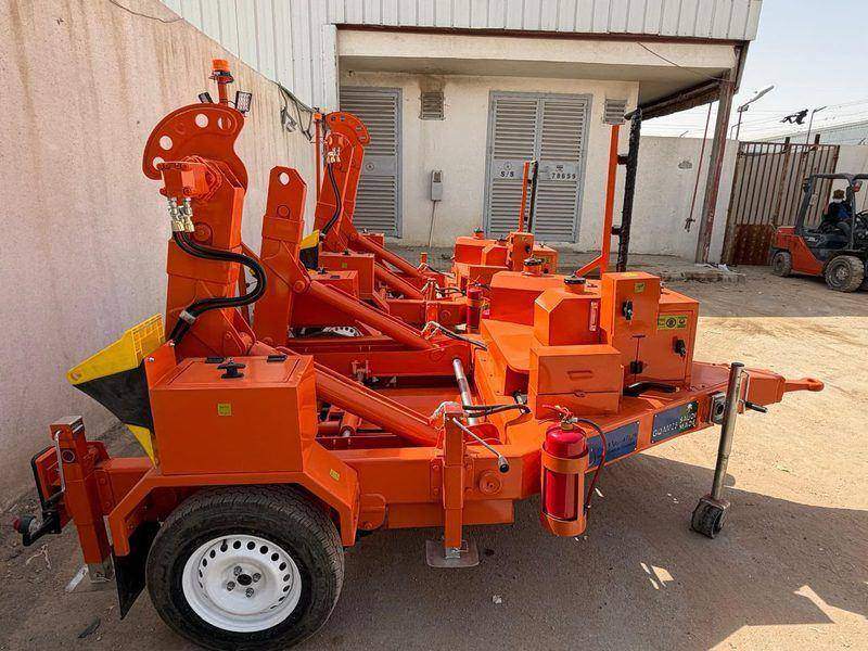 Independent hydraulic unit and braking system on the cable drum trailer Independent hydraulic unit and braking system on the cable drum trailer